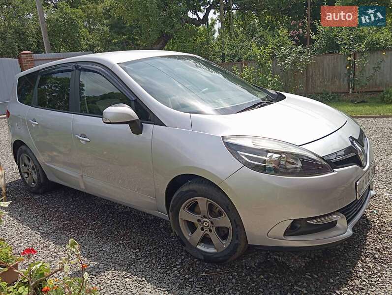 Минивэн Renault Scenic 2013 в 