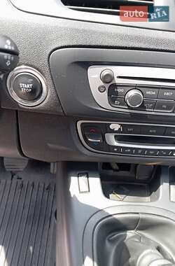 Минивэн Renault Scenic 2013 в 