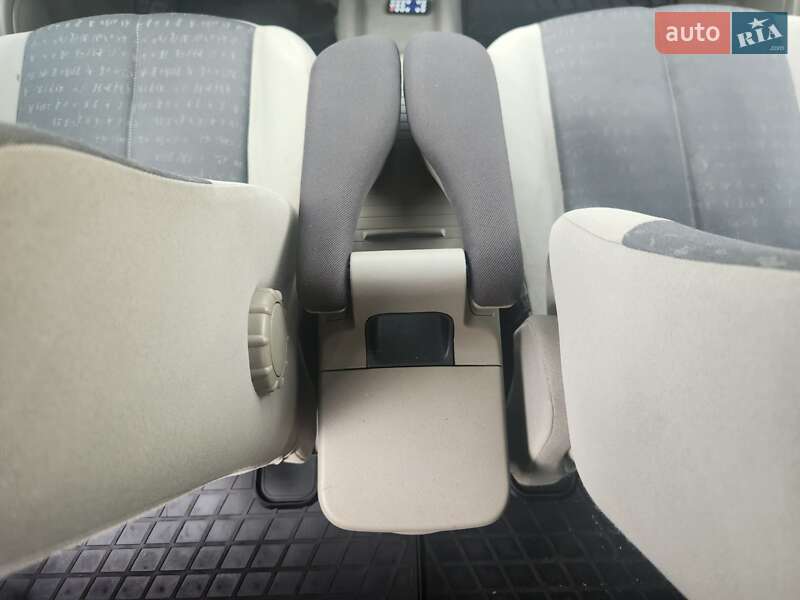 Минивэн Renault Scenic 2005 в Полтаве