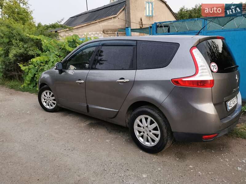 Мінівен Renault Scenic 2011 в Дніпрі
