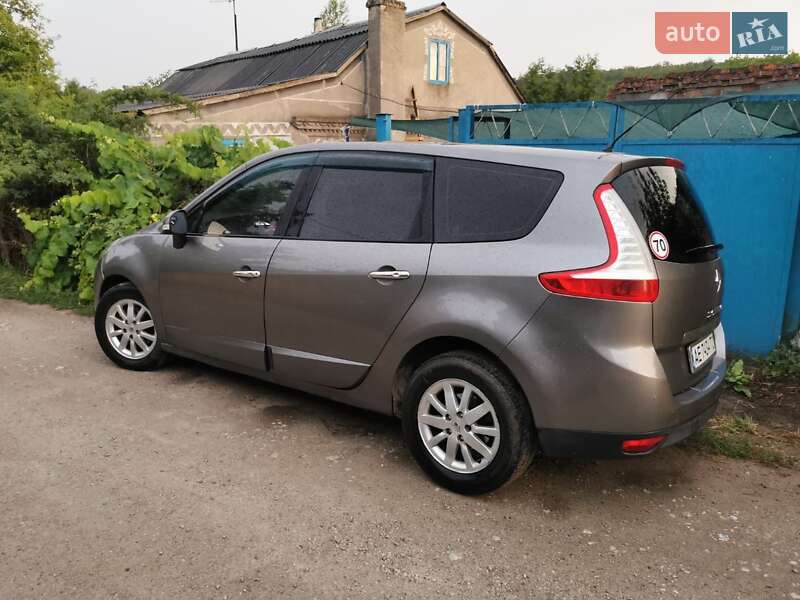 Мінівен Renault Scenic 2011 в Дніпрі