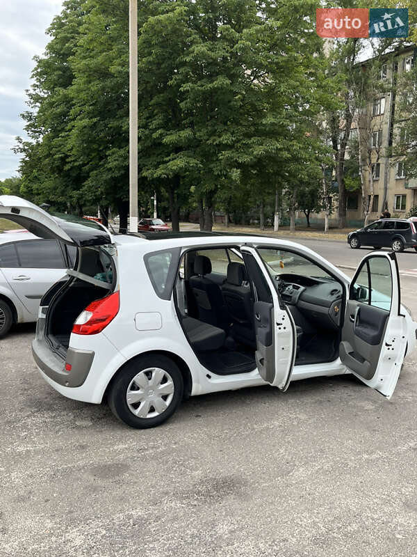 Минивэн Renault Scenic 2008 в Каменском