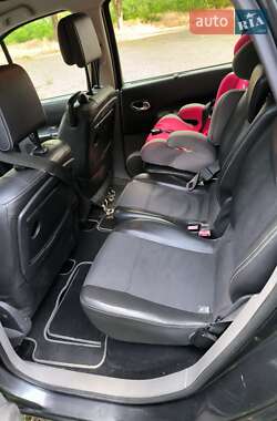 Минивэн Renault Scenic 2005 в 