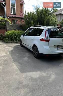 Минивэн Renault Scenic 2013 в 