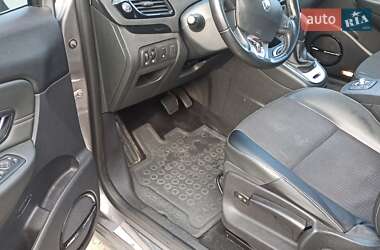 Минивэн Renault Scenic 2013 в 