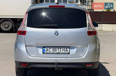 Минивэн Renault Scenic 2012 в 