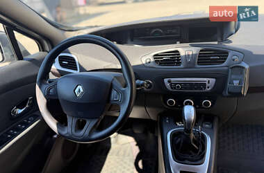 Минивэн Renault Scenic 2012 в 