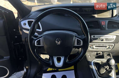 Минивэн Renault Scenic 2010 в 
