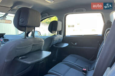 Минивэн Renault Scenic 2009 в 