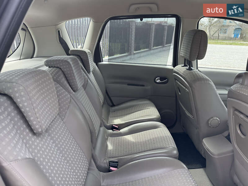 Минивэн Renault Scenic 2005 в Староконстантинове фото 18 Минивэн Renault Scenic 2005 в Староконстантинове