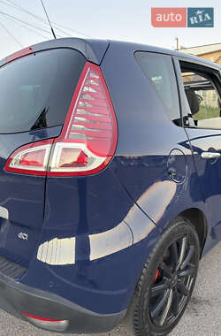 Минивэн Renault Scenic 2009 в 