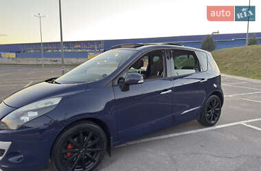 Минивэн Renault Scenic 2009 в 