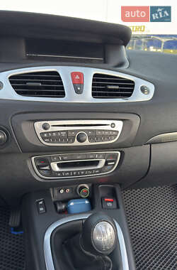 Минивэн Renault Scenic 2009 в 