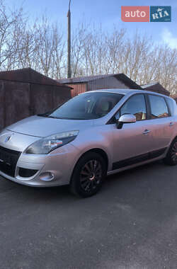 Мінівен Renault Scenic 2010 в Луцьку