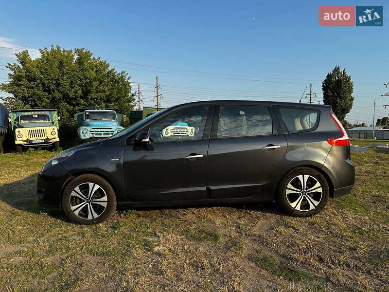 Минивэн Renault Scenic 2011 в Киеве