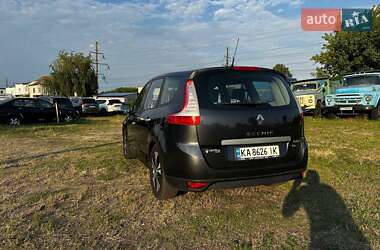 Минивэн Renault Scenic 2011 в 
