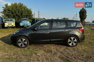 Минивэн Renault Scenic 2011 в 