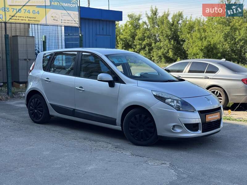 Минивэн Renault Scenic 2010 в Сумах