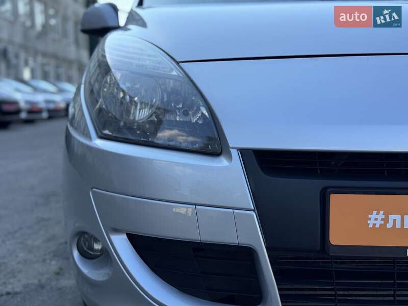 Минивэн Renault Scenic 2010 в Сумах