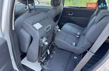 Минивэн Renault Scenic 2010 в 