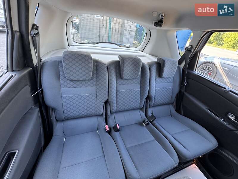 Минивэн Renault Scenic 2010 в Сумах