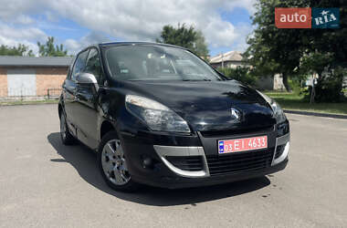 Минивэн Renault Scenic 2011 в 