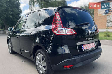 Минивэн Renault Scenic 2011 в 