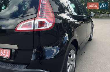 Минивэн Renault Scenic 2011 в 