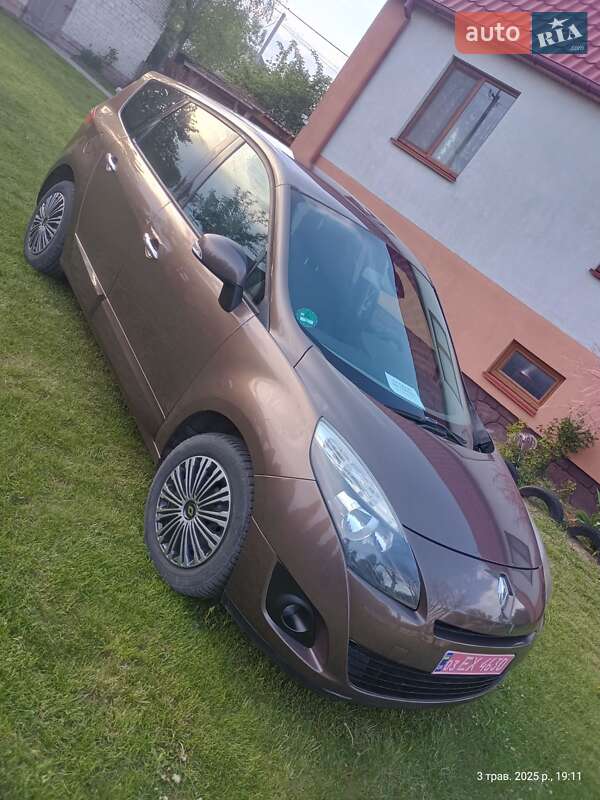 Минивэн Renault Scenic 2009 в Луцке