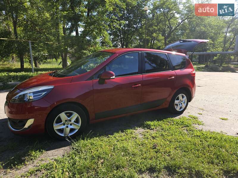 Минивэн Renault Scenic 2012 в Павлограде