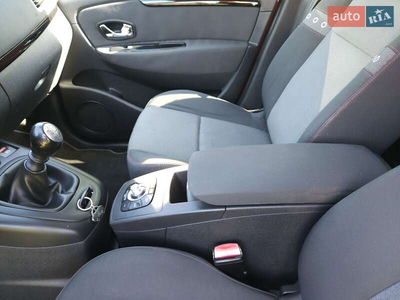 Минивэн Renault Scenic 2012 в Павлограде