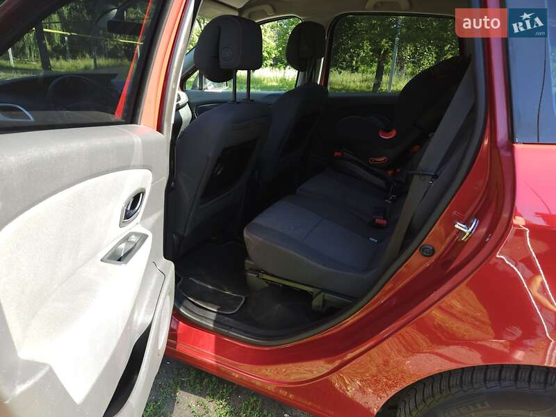 Минивэн Renault Scenic 2012 в Павлограде