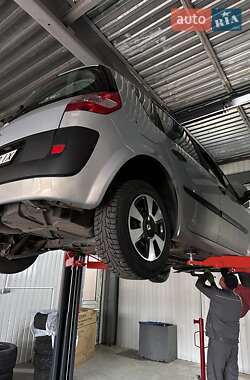 Минивэн Renault Scenic 2004 в 
