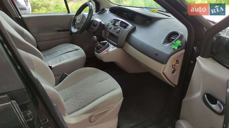 Минивэн Renault Scenic 2007 в Буче