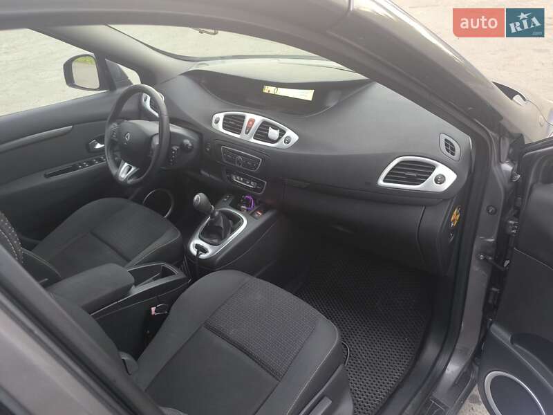 Минивэн Renault Scenic 2009 в Остроге
