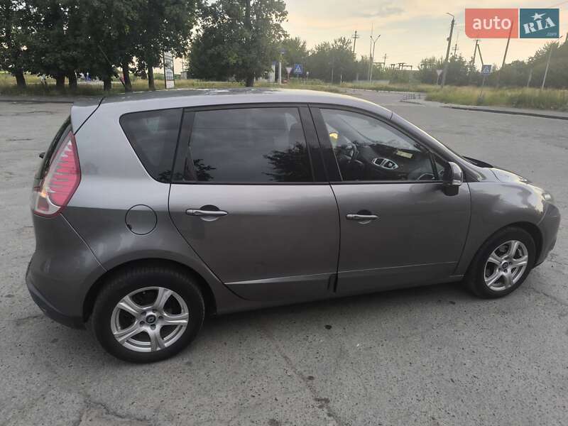 Минивэн Renault Scenic 2009 в Остроге