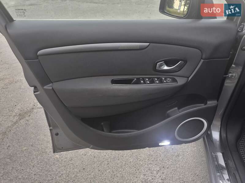 Минивэн Renault Scenic 2009 в Остроге