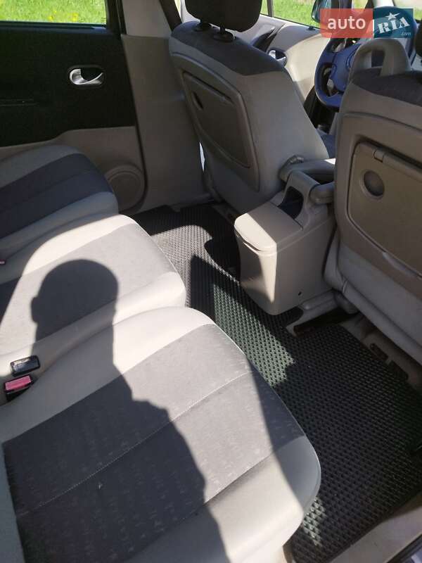 Минивэн Renault Scenic 2003 в Черновцах