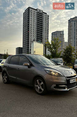 Минивэн Renault Scenic 2012 в 