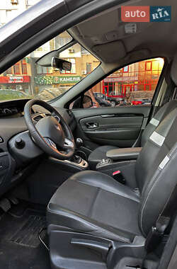 Минивэн Renault Scenic 2012 в 