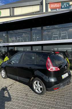 Мінівен Renault Scenic 2011 в 