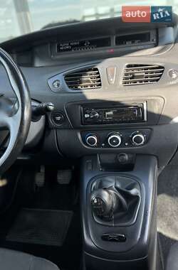 Мінівен Renault Scenic 2011 в 