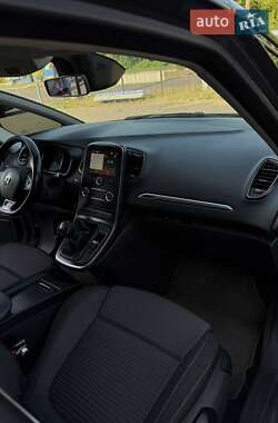 Минивэн Renault Scenic 2017 в 
