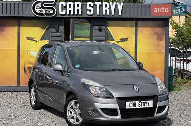 Минивэн Renault Scenic 2011 в 