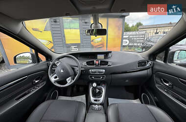 Минивэн Renault Scenic 2011 в 