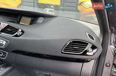 Минивэн Renault Scenic 2011 в 
