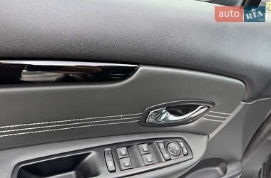 Минивэн Renault Scenic 2011 в 
