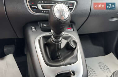 Минивэн Renault Scenic 2011 в 