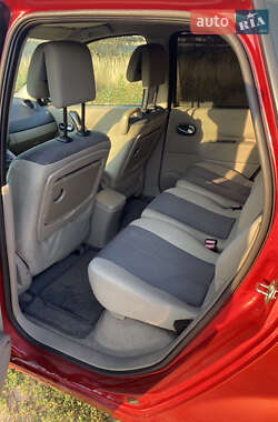 Минивэн Renault Scenic 2004 в 