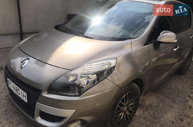 Минивэн Renault Scenic 2010 в Снятине